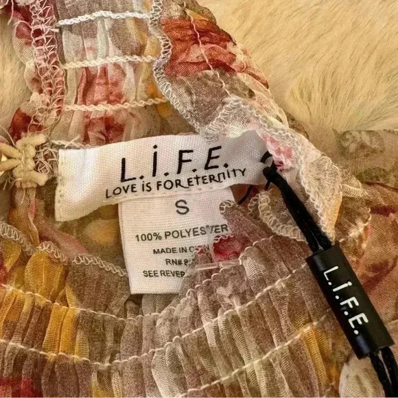 Sheer turtle neck floral blouse size: Small - Picture 8 of 11